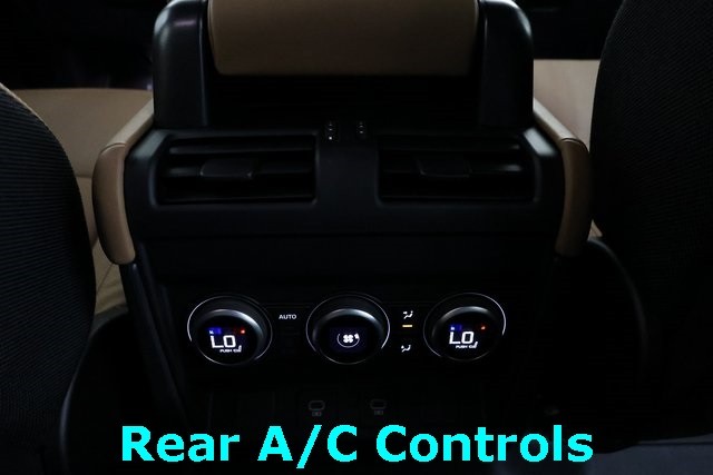 Land Rover Defender 110 Vehicle Image 39