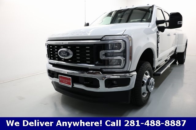 Ford Super Duty F-350 DRW Vehicle Image 02