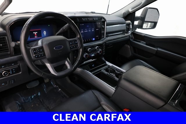 Ford Super Duty F-350 DRW Vehicle Image 09