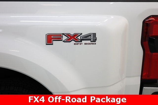 Ford Super Duty F-350 DRW Vehicle Image 11