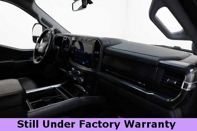 Ford Super Duty F-350 DRW Vehicle Image 13