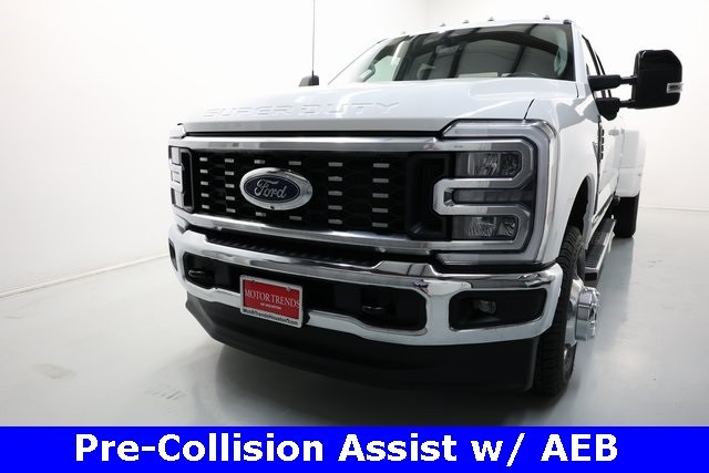 Ford Super Duty F-350 DRW Vehicle Image 23