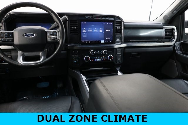 Ford Super Duty F-350 DRW Vehicle Image 31