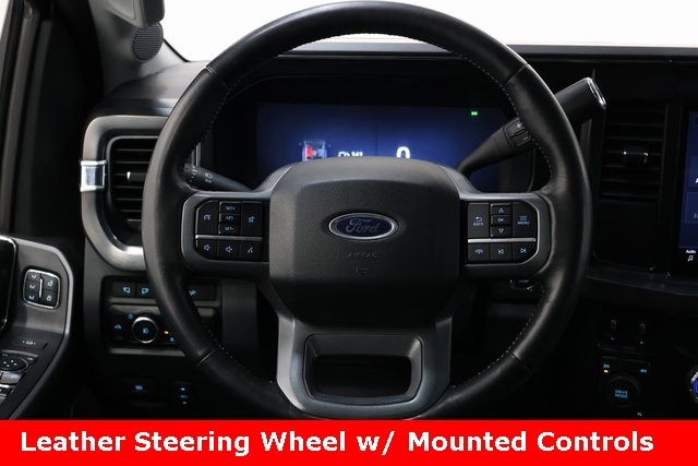 Ford Super Duty F-350 DRW Vehicle Image 36