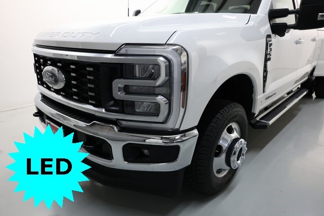 Ford Super Duty F-350 DRW Vehicle Image 46