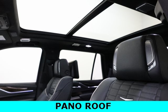 Cadillac Escalade Vehicle Image 21