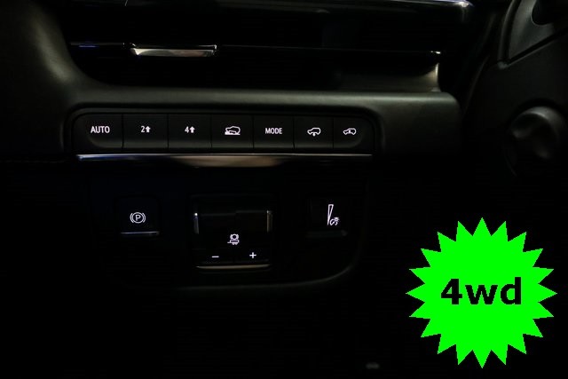 Cadillac Escalade Vehicle Image 24