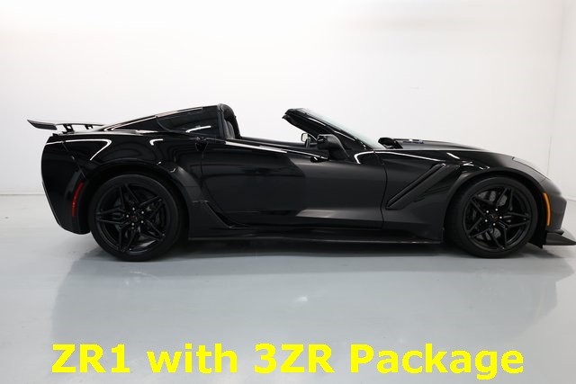 Chevrolet Corvette Vehicle Image 11