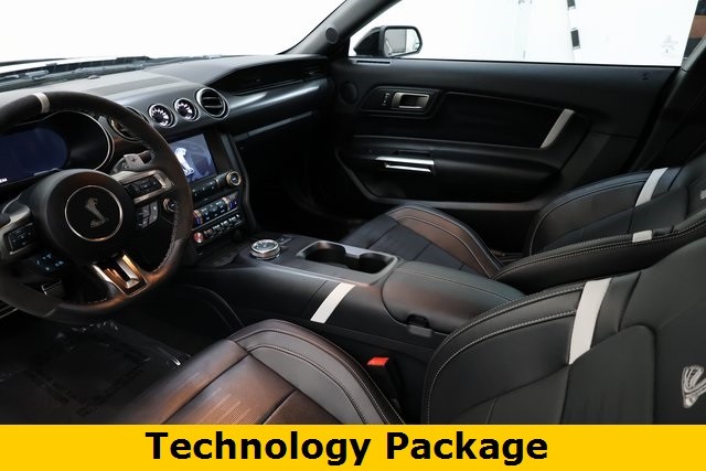 Ford Mustang Vehicle Image 11