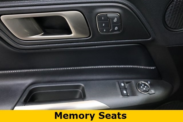 Ford Mustang Vehicle Image 33