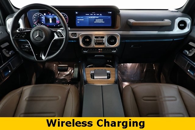 Mercedes-Benz G-Class Vehicle Image 40