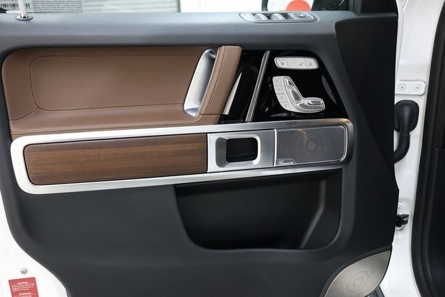 Mercedes-Benz G-Class Vehicle Image 50