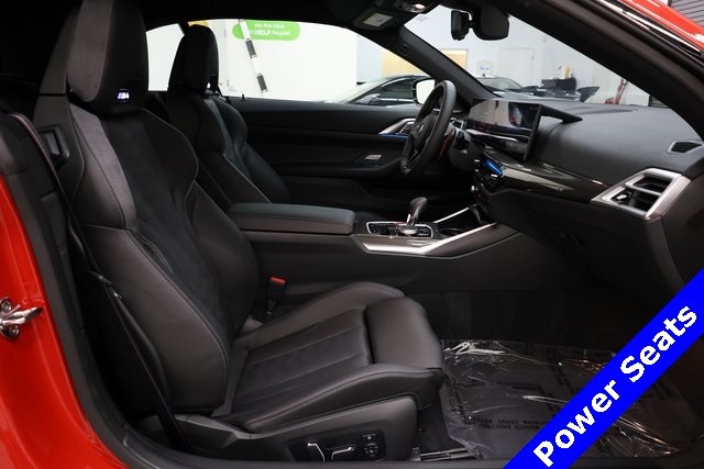 BMW M4 Vehicle Image 33