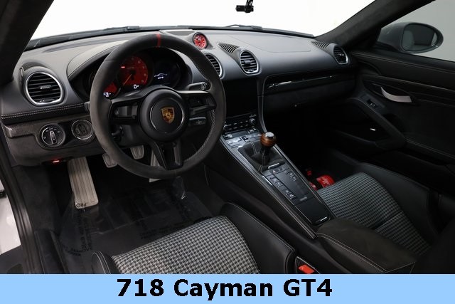 Porsche 718 Cayman Vehicle Image 10