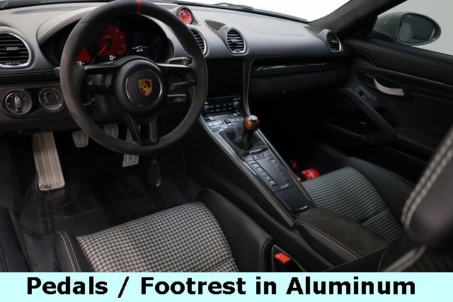 Porsche 718 Cayman Vehicle Image 40