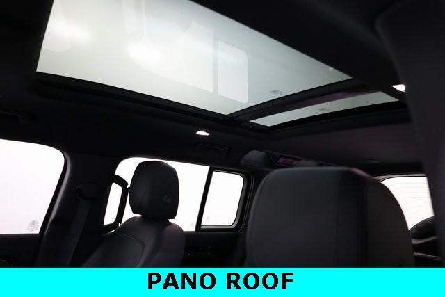 Land Rover Defender 110 Vehicle Image 23