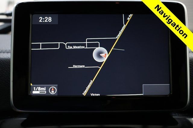 Mercedes-Benz G-Class Vehicle Image 16