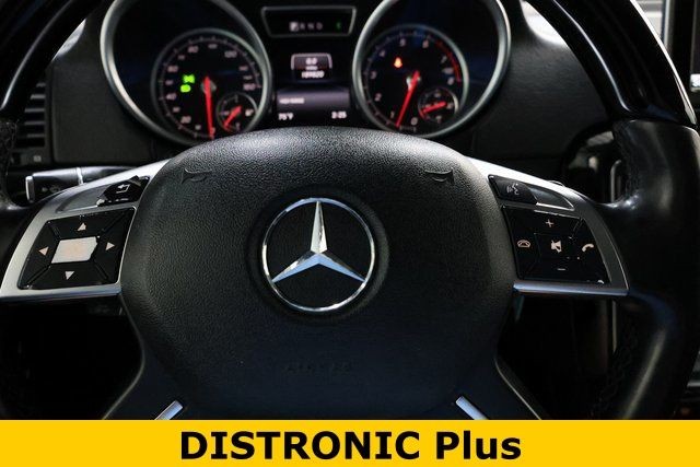 Mercedes-Benz G-Class Vehicle Image 29