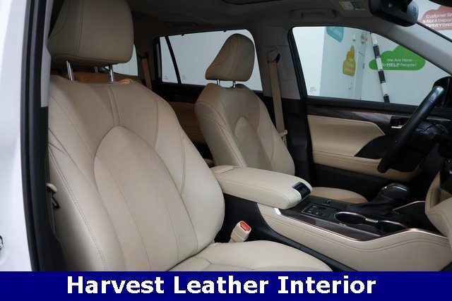 Toyota Highlander Vehicle Image 13