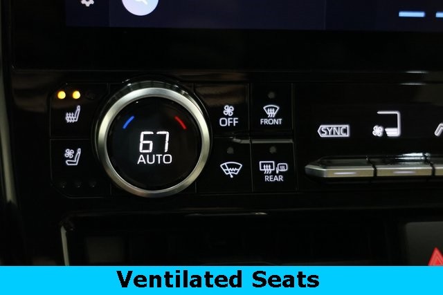 Toyota Highlander Vehicle Image 29