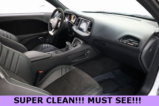 Dodge Challenger Vehicle Image 18