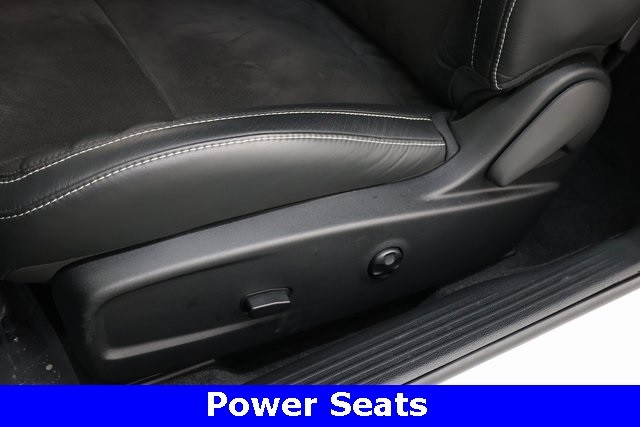 Dodge Challenger Vehicle Image 25