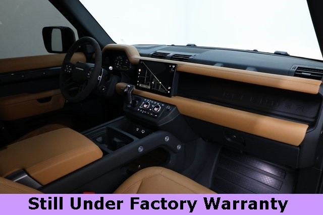 Land Rover Defender 90 Vehicle Image 14
