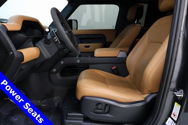 Land Rover Defender 90 Vehicle Image 29