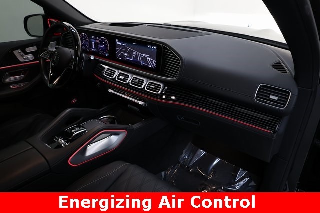 Mercedes-Benz GLS Vehicle Image 16