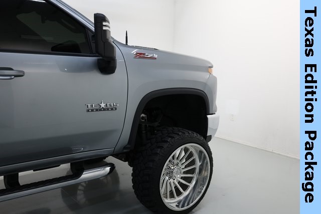 Chevrolet Silverado 2500HD Vehicle Image 12