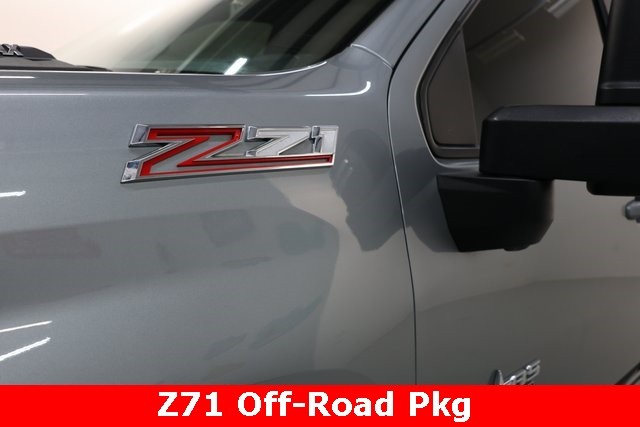 Chevrolet Silverado 2500HD Vehicle Image 14