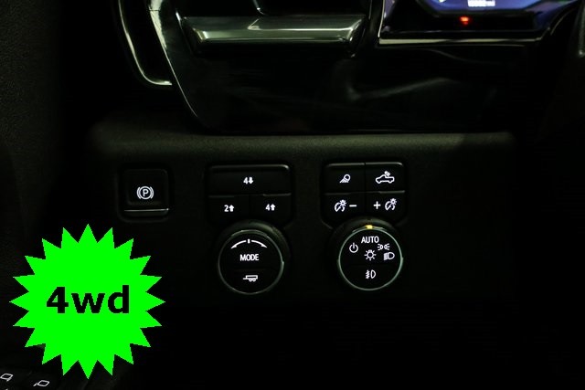 Chevrolet Silverado 2500HD Vehicle Image 26