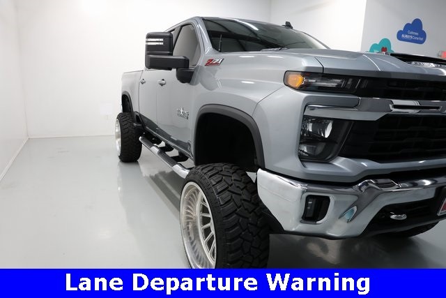 Chevrolet Silverado 2500HD Vehicle Image 29