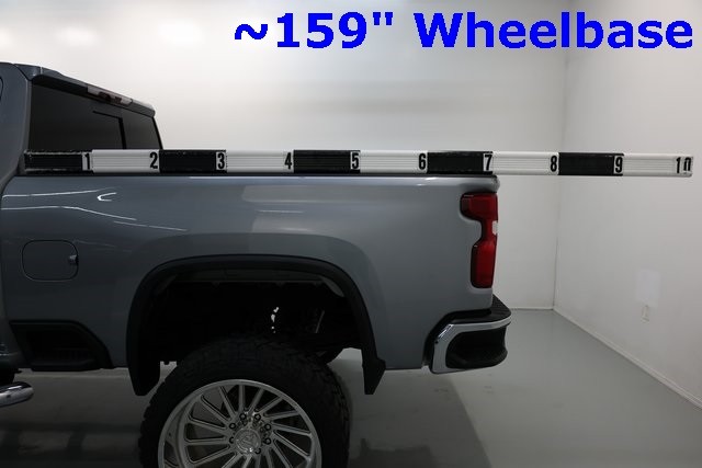 Chevrolet Silverado 2500HD Vehicle Image 32