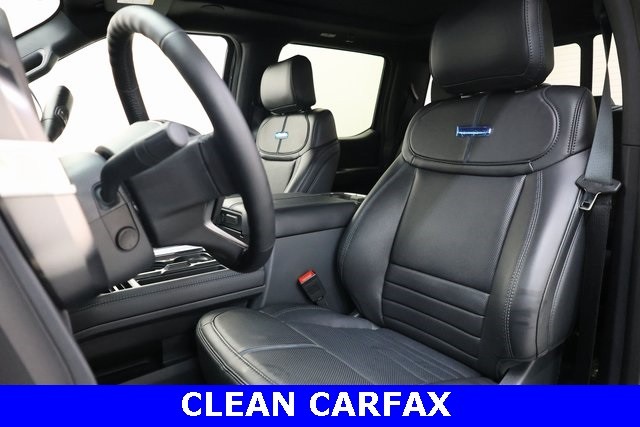 Ford Super Duty F-450 DRW Vehicle Image 07