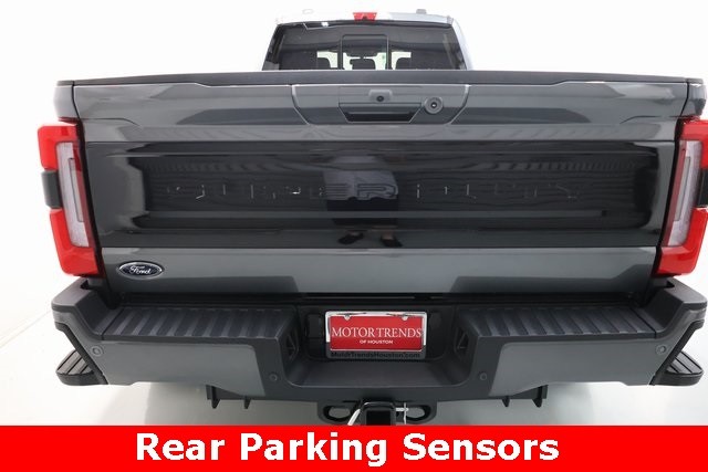 Ford Super Duty F-450 DRW Vehicle Image 28