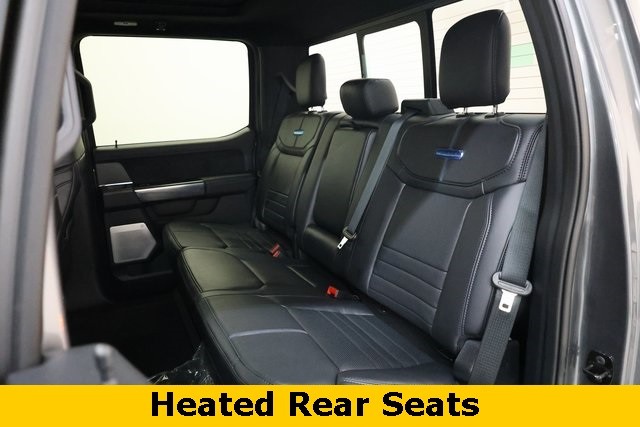 Ford Super Duty F-450 DRW Vehicle Image 35