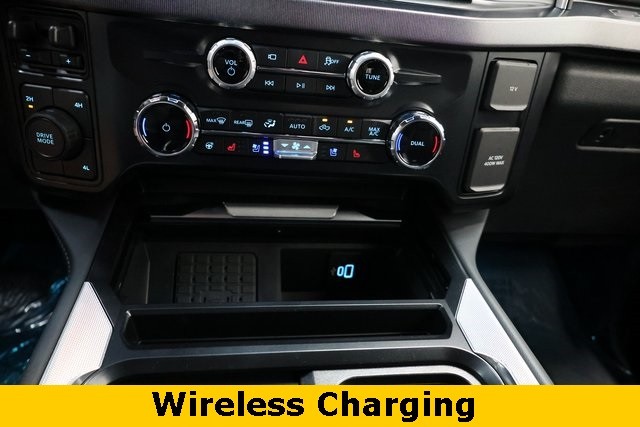 Ford Super Duty F-450 DRW Vehicle Image 40