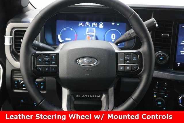 Ford Super Duty F-450 DRW Vehicle Image 41