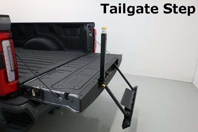 Ford Super Duty F-450 DRW Vehicle Image 46