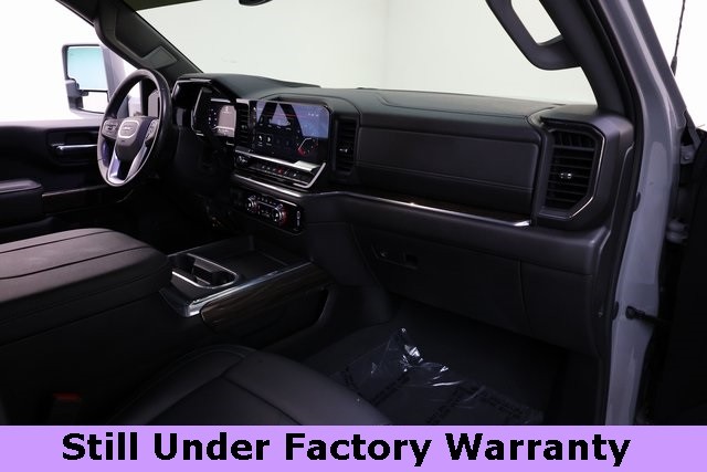 GMC Sierra 3500HD Vehicle Image 24