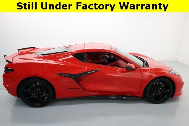 Chevrolet Corvette Vehicle Image 16