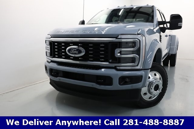 Ford Super Duty F-450 DRW Vehicle Image 02