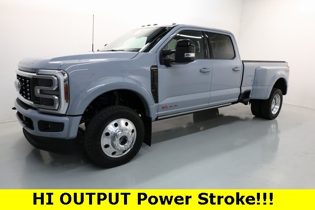 Ford Super Duty F-450 DRW Vehicle Image 03