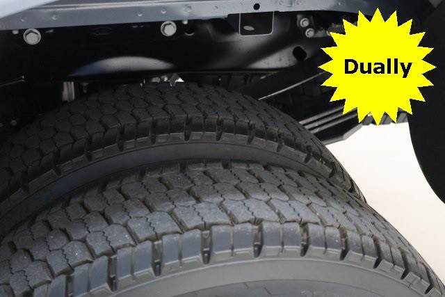 Ford Super Duty F-450 DRW Vehicle Image 05