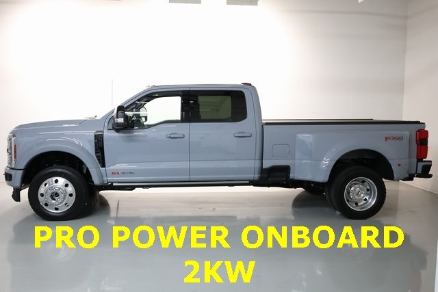 Ford Super Duty F-450 DRW Vehicle Image 11