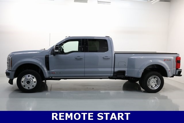 Ford Super Duty F-450 DRW Vehicle Image 27