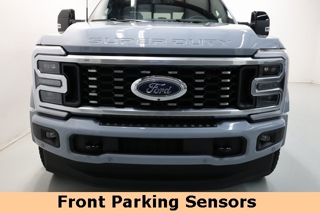 Ford Super Duty F-450 DRW Vehicle Image 29