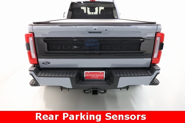 Ford Super Duty F-450 DRW Vehicle Image 30