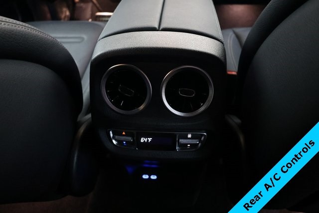 Mercedes-Benz G-Class Vehicle Image 35